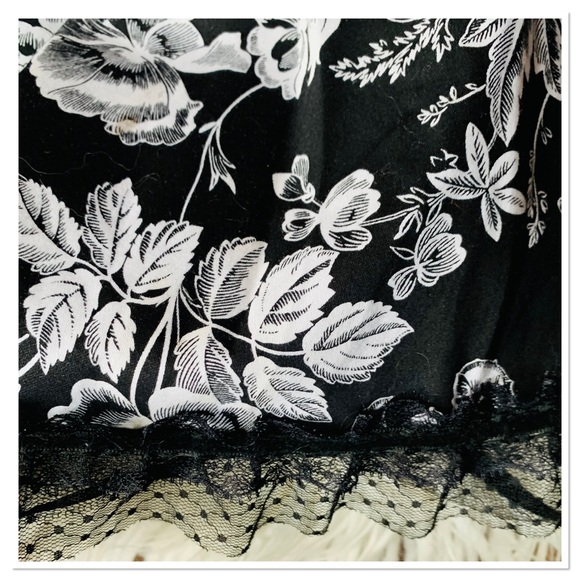 Voodoo Vixen Pin Up Dress Black White Floral Polka Dot Lace Trim Size XL - Picture 7 of 12